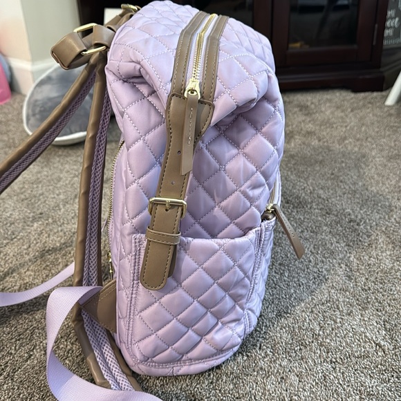 Tommy Bahama Quilted Backpack in purple/lavender - Picture 3 of 6